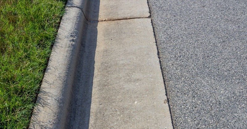 a rolled curb