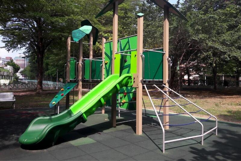 Close Up Of Man 039 S Hand To Fill Up The Car With Fuel
